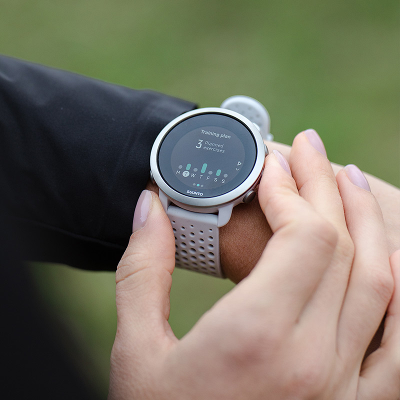 suunto white watch